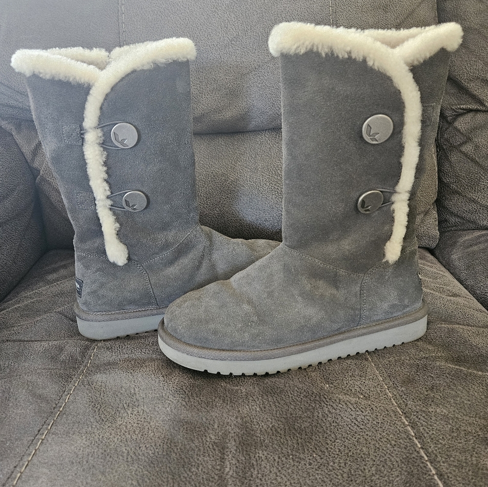 💜 EUC Womens size 7 koolaburra by UGG. Gray with shearling. - Picture 2 of 8